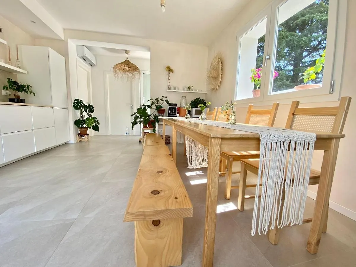 Bed & Breakfast Pathos Guest House Quarto dʼAltino Italia