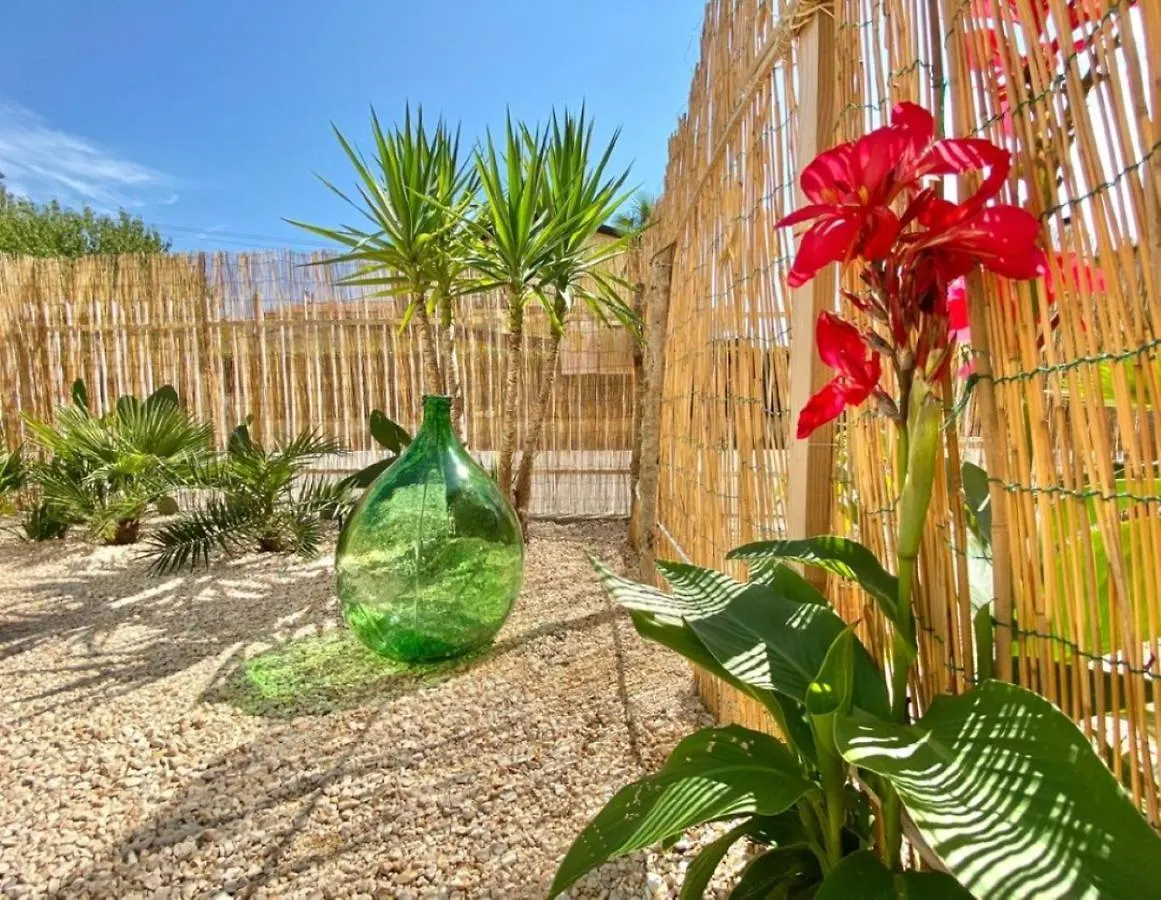 Pathos Guest House Quarto dʼAltino Italia