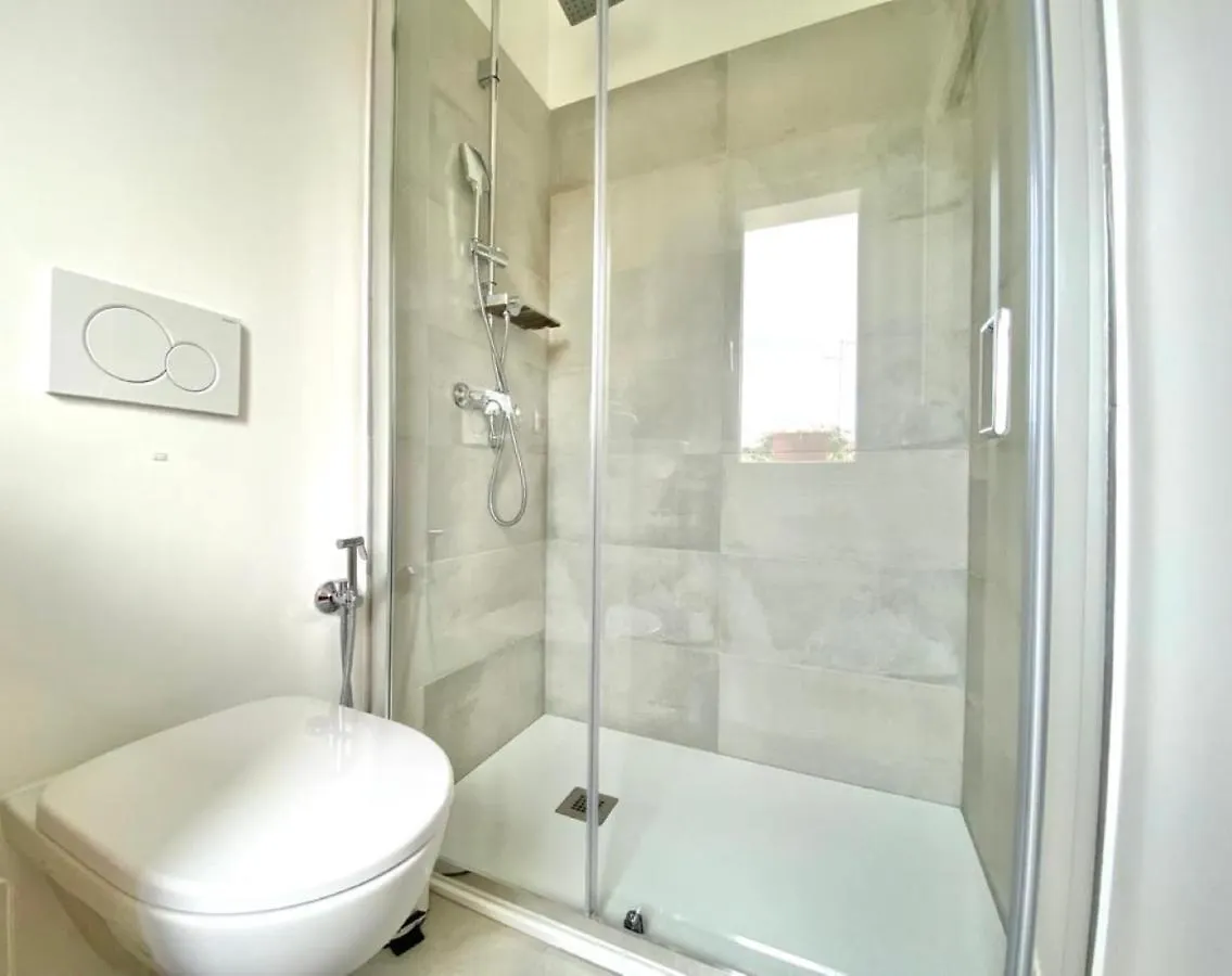 Pathos Guest House Quarto dʼAltino 0*,  Italia