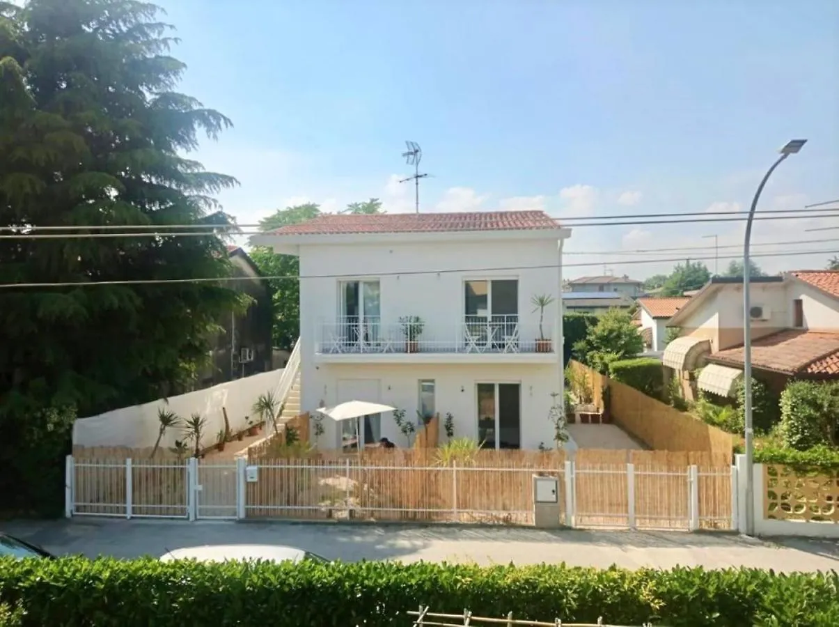 Bed & Breakfast Pathos Guest House Quarto dʼAltino