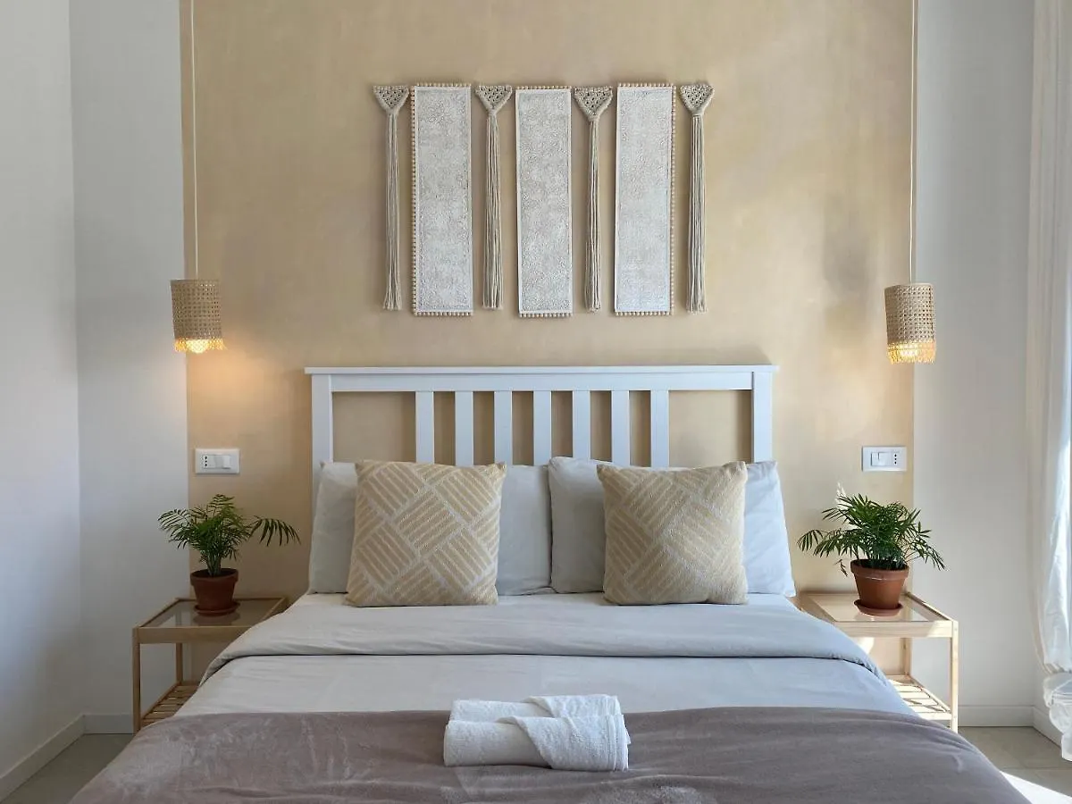 Bed & Breakfast Pathos Guest House Quarto dʼAltino
