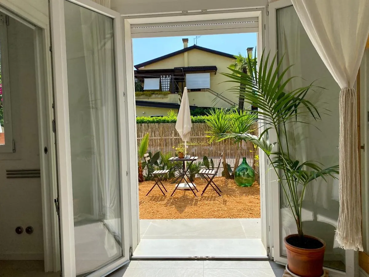 Bed & Breakfast Pathos Guest House Quarto dʼAltino Italia